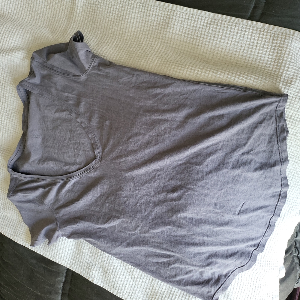 Lululemon v neck